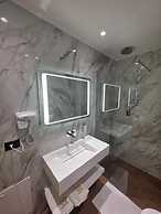 Haris Hotel
