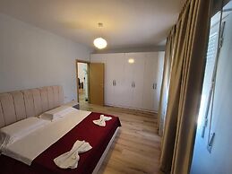 Haris Hotel