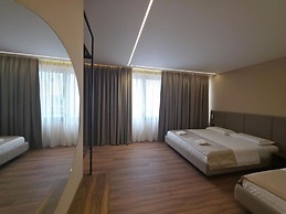 Haris Hotel