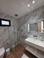 Haris Hotel