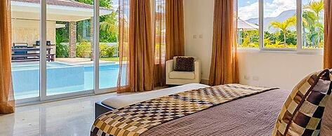 6 Bedroom Villa