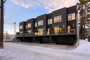 New Luxury Townhome 27