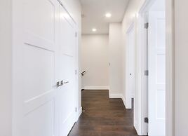 New Luxury Townhome 27