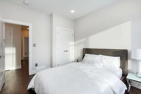 New Luxury Townhome 27