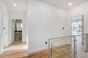 New Luxury Townhome 29