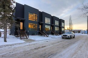 New Luxury Townhome 29