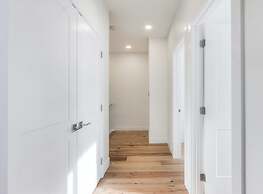 New Luxury Townhome 29