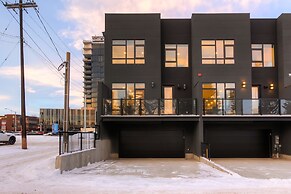 New Luxury Townhome 29