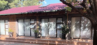 8 Soenie Avenue Self Catering