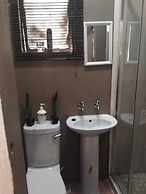 8 Soenie Avenue Self Catering