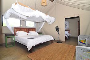 Rafiki Safari Camp