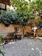 Kuyu Beergarden Hostel