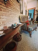 Kuyu Beergarden Hostel