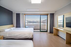 Cheongpung Resort Lake Hotel