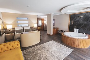 Orka Cove Hotel Penthouse & Suites - Adults Only