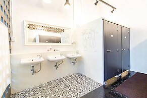 Yu Cafe Hostel