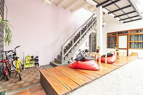 Yu Cafe Hostel