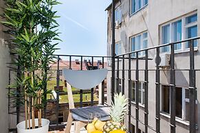Luxury Main Square Apartments