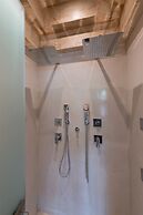 10GR Boutique Hotel and Wine Bar