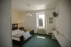 Hotel e Appartamenti al Prà de la Fam