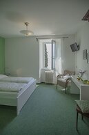 Hotel e Appartamenti al Prà de la Fam