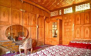 De-Laila Houseboats