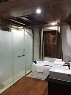 Wisdom Mystery Hotel