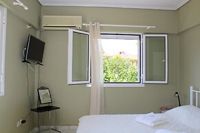 Alekos Beach Houses-Marina