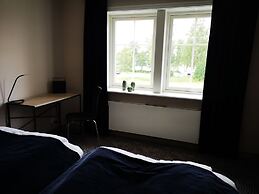 Tiraholms hotell