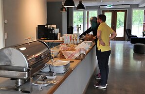 Tiraholms hotell