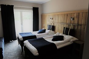 Tiraholms hotell