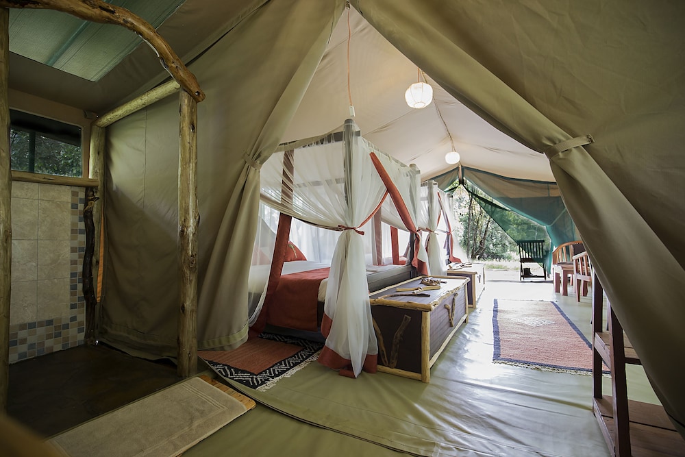 Mara Legends Camp