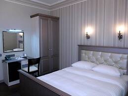 Mini Hotel D'Rami
