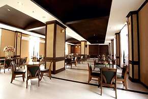 J & Y Lodge Hotel
