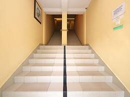 Super OYO 635 Seven Days Hotel