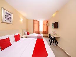 Super OYO 635 Seven Days Hotel