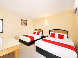 Super OYO 635 Seven Days Hotel