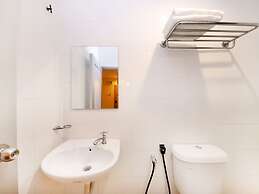 Super OYO 635 Seven Days Hotel