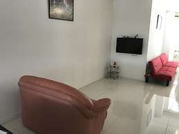 Island Hostel Bayan Lepas Airport