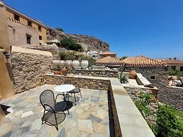 Goulas Traditional Guesthouse