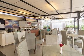 Putra Mulia Hotel