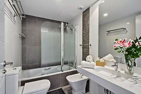 Carihuela Suites