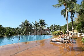 Camaya Coast Hotel