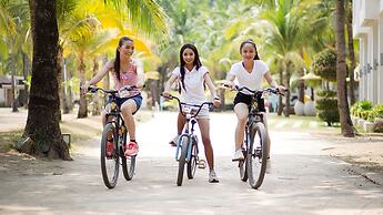 Camaya Coast Hotel