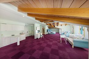 Seven Hills Palace & Spa