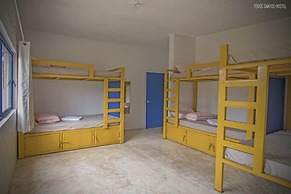 Todos Santos Hostel