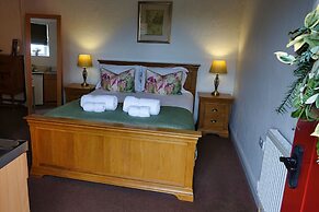 Home Farm & Lodge