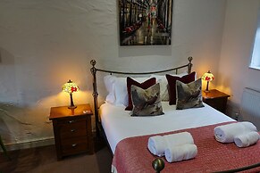 Home Farm & Lodge
