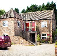 Home Farm & Lodge