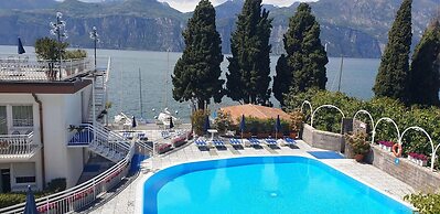 Hotel Excelsior Bay